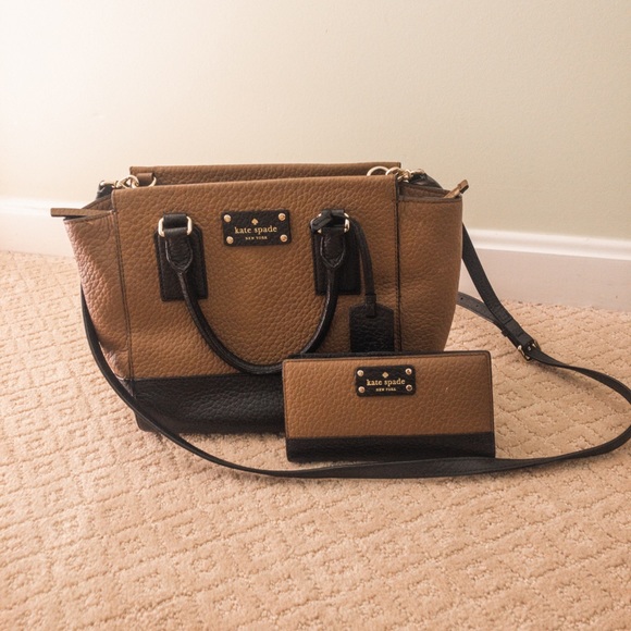 kate spade Handbags - Kate Spade Small Crossbody w/ Wallet